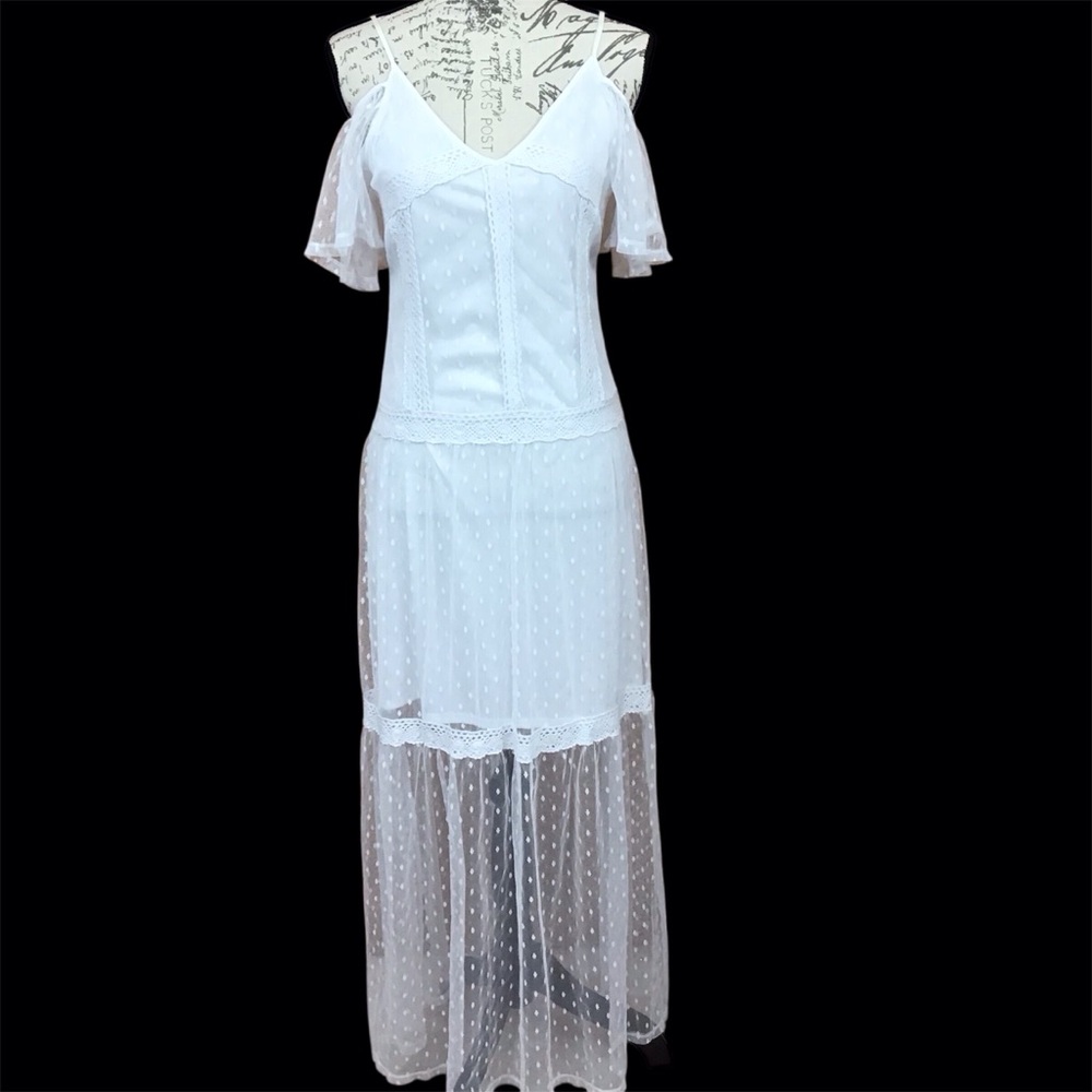 Disney Pirates of the Caribbean white dress . Size L..
